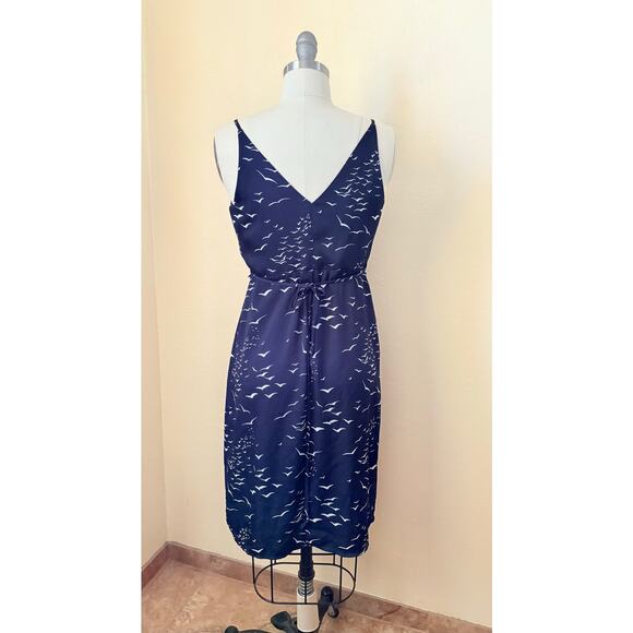 BCBGeneration Navy Bird Print Women's Dress Size 0 Wrap Midi Sundress - Picture 4 of 6